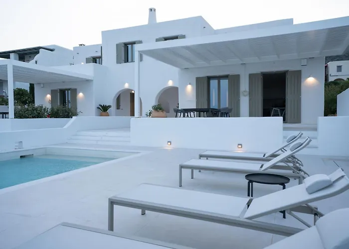 Paros Breeze Luxury فيلة